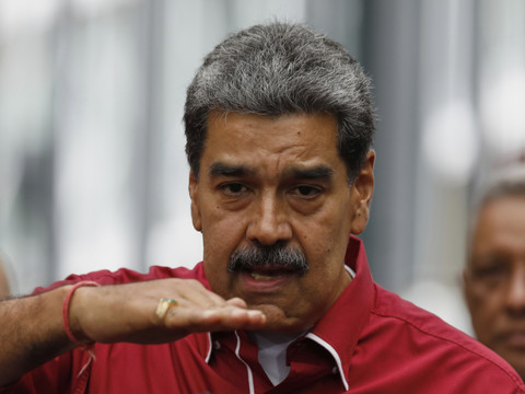 Législatives au Venezuela: majorité absolue pour Maduro