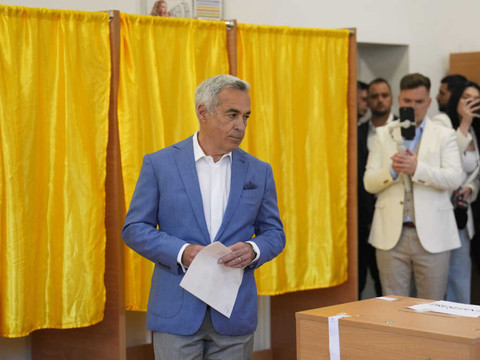 L'ex-candidat d'extrême-droite roumain quitte la vie politique