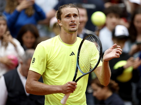 Ca passe pour Zverev, Medvedev prend déjà la porte