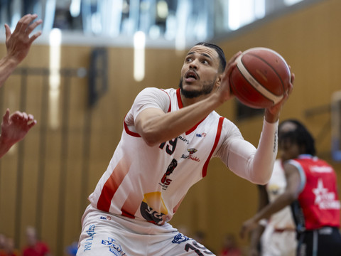 Les Lions de Genève renversent Fribourg Olympic