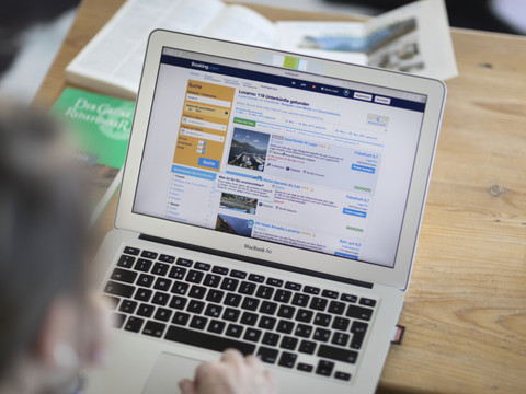 Appel aux hôtels suisses dans une action collective contre Booking