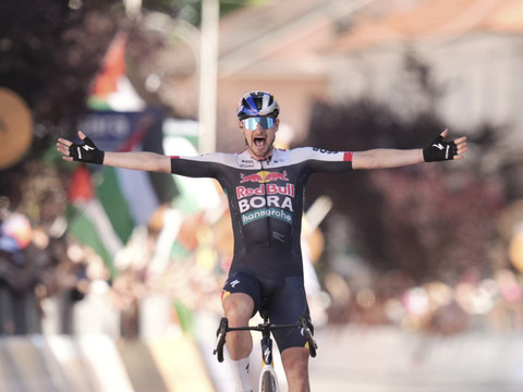 Tour d'Italie: Denz gagne en solitaire la 18e étape