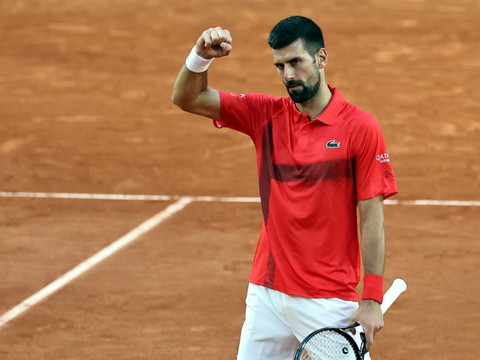 Roland-Garros: Djokovic passe en trois sets