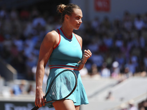 Sabalenka file en huitièmes sans trembler