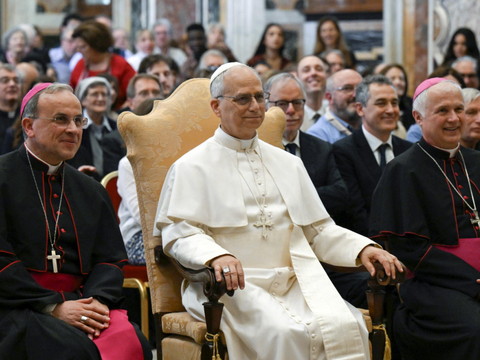 Léon XIV renouvelle sa carte d'identité péruvienne au Vatican