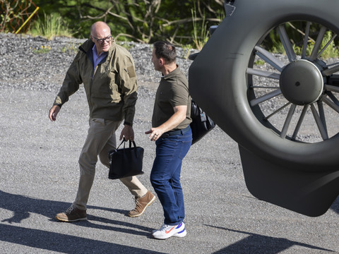 Le ministre de la défense Martin Pfister de nouveau à Blatten (VS)