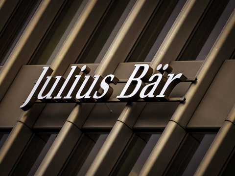 Julius Bär serre encore la vis des coûts