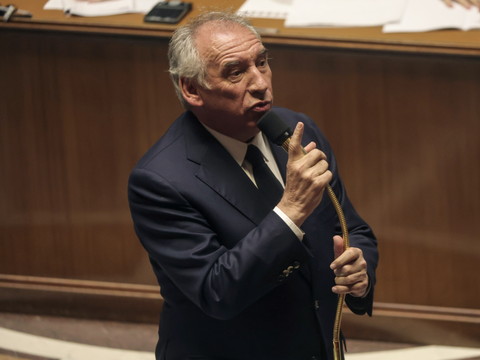 L'Assemblée nationale rejette la motion de censure contre Bayrou