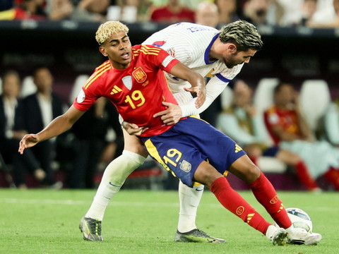 L'Espagne rejoint le Portugal en finale
