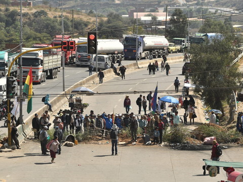 Bolivie: Morales poursuivi pour 