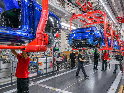 Zone euro: la croissance revue en hausse au premier trimestre