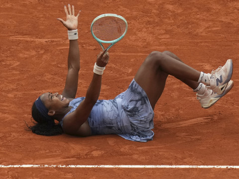 Roland-Garros: Coco Gauff gagne une finale à rebondissements