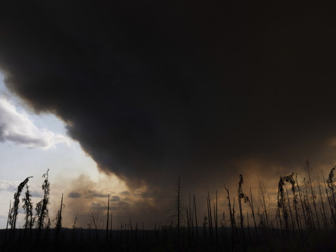 Canada: évacuations dans deux autres provinces à cause des feux