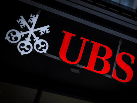 L'action UBS s'enfonce après le serrage de vis réglementaire