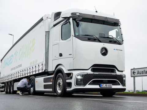 Toyota et Daimler Truck construisent un poids lourd des camions