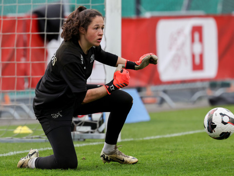 Un magnifique défi pour la gardienne de l'équipe de Suisse