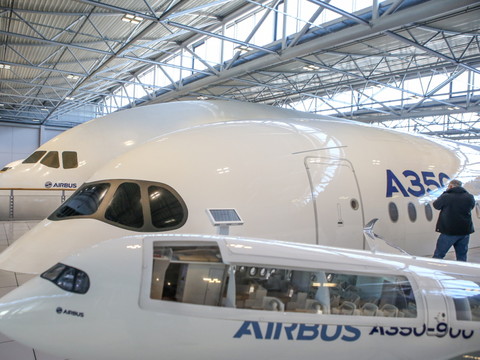 Airbus: des avions non livrés faute de moteurs et de toilettes