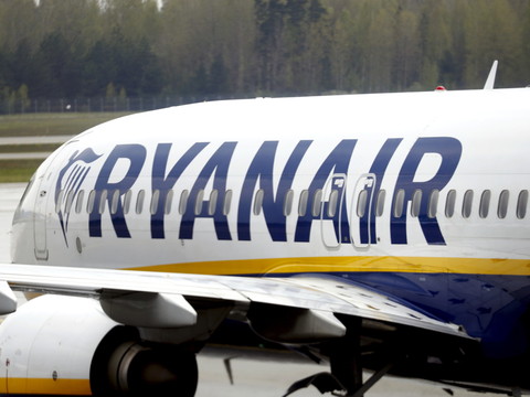 Ryanair promet une amende contre les passagers turbulents