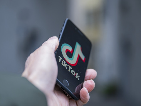Un postulat pour mieux encadrer l'utilisation des réseaux sociaux
