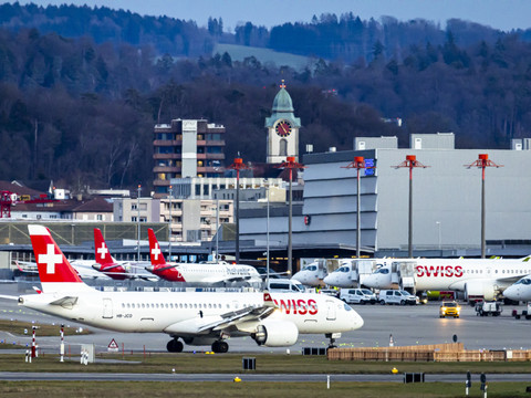 Flughafen Zürich voit le nombre de passagers stagner en mai