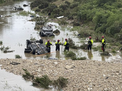 Etats-Unis: au moins 10 morts dans des inondations au Texas