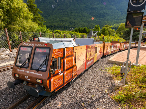 Modèle réduit du Chocolat Express des TPF en service au Bouveret