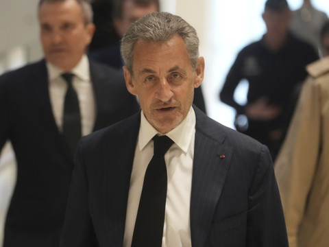 L'ex-président français Sarkozy exclu de la Légion d'honneur