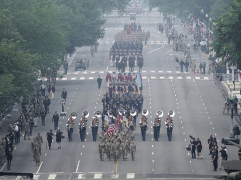 Trump s'est montré ravi de sa parade militaire à Washington