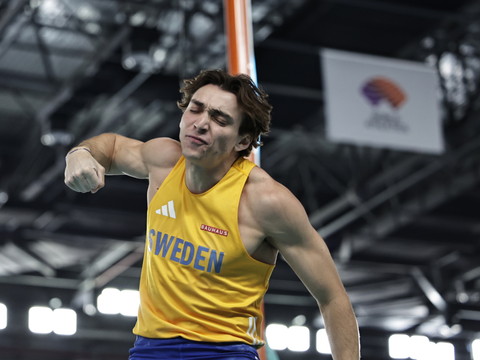Duplantis porte son record du monde à 6m28 à Stockholm