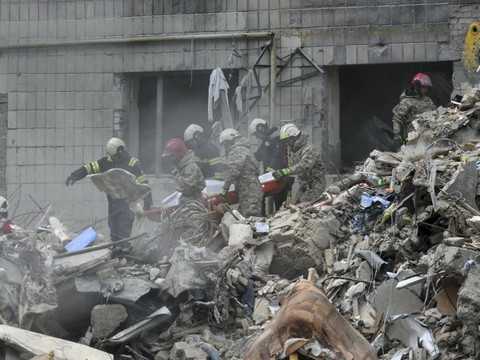 Le bilan des frappes sur Kiev s'alourdit à 21 morts