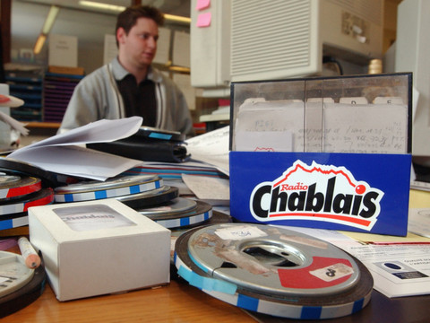 Les sénateurs pour plus de moyens pour les radios et TV locales