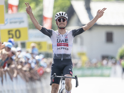 Joao Almeida remporte la 4e étape du Tour de Suisse en solitaire