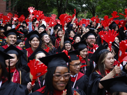 Washington reprend le traitement des visas d'étudiants étrangers