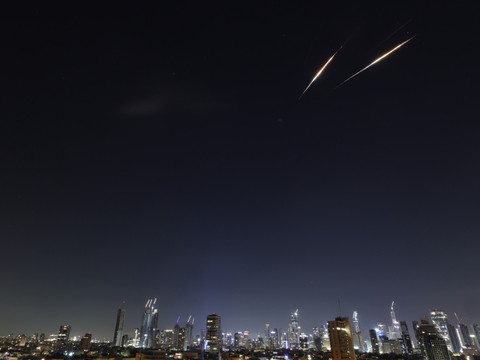 Violentes explosions entendues à Tel-Aviv et Jérusalem