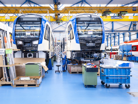 Stadler Rail imbrique deux unités d'entreprise en Suisse