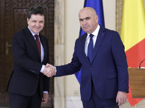 En Roumanie, nomination d'un nouveau premier ministre pro-européen