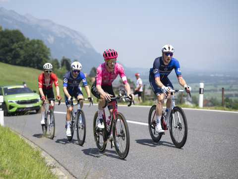 Küng et Schmid rattrapés à la flamme rouge, Meeus s'impose