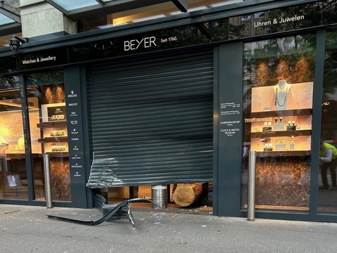 Attaque à la voiture-bélier contre une bijouterie à Zurich