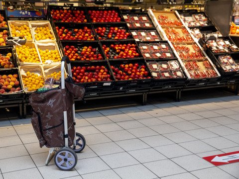 Le commerce de détail porté par l'alimentaire en 2024