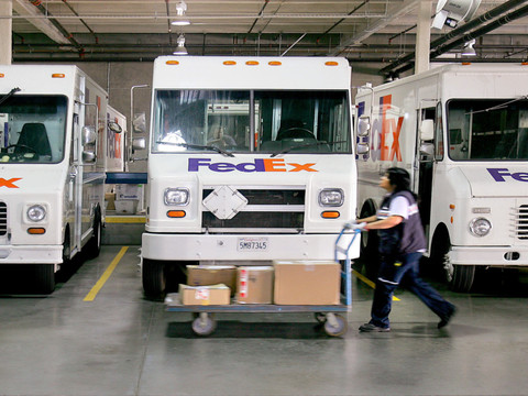 Fedex dépasse les attentes au 4e trimestre