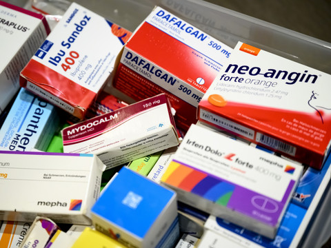 Les antibios devront à l'avenir être remis à l'unité en Suisse