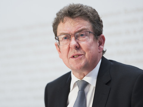Le Conseil fédéral favorable à un sommet sur l'IA en Suisse en 2027