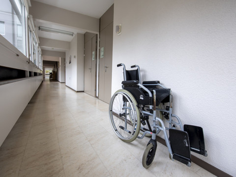 Droits des personnes atteintes de démence dans les EMS: inquiétude