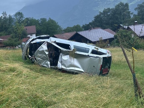 Chute mortelle en auto depuis une aire panoramique près d'Obstalden