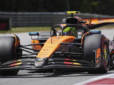 Norris s'impose devant Piastri, Bortoleto 8e