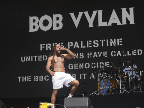 Propos anti-israéliens: enquête contre les rappeurs de Bob Vylan