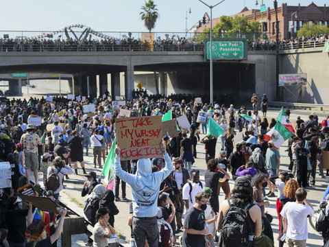 Los Angeles poursuivie par l'administration Trump