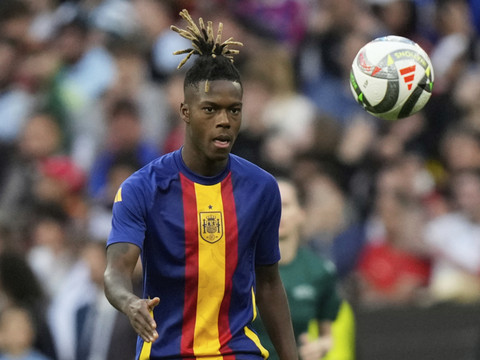 Annoncé au Barça, Nico Williams prolonge à Bilbao