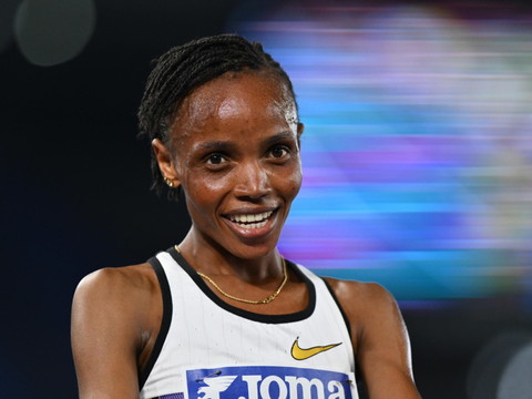Beatrice Chebet première femme sous les 14 minutes sur 5000 m