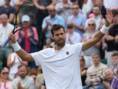 Khachanov premier qualifié pour les quarts à Wimbledon